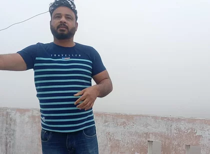 Indian Daddy Takes off His Clothes in Freezing Winter Fog