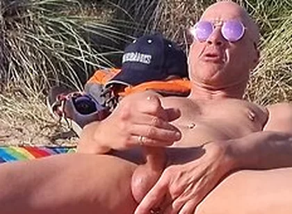 Guy Gets Naked In The Dunes And Wanks In Public!