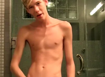Cute Teen 18+ Private Session Showing Off