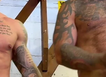 5 Straight Guys Wank Together!