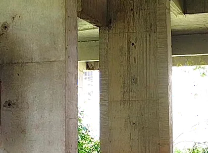 Ugly a Big Dildo in My Ass in Construction