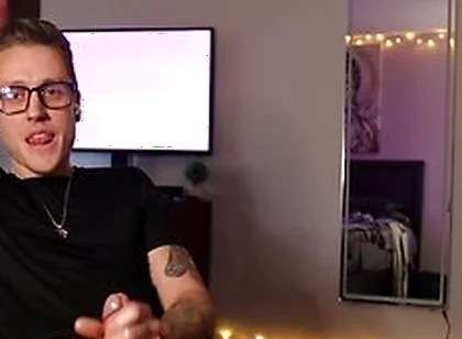 Nerd White Boy Cums On Face