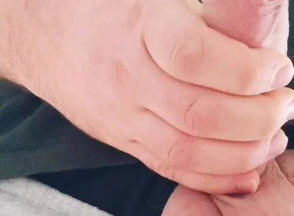 Guy Showed Bouncing Balls and Cummed on the Desk in the Office