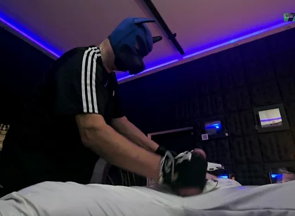 Playing Puppies Pleasure on the Rack Bondage,handjob,sneakers,smelly Shoes and the Yellow Ballon Part 2