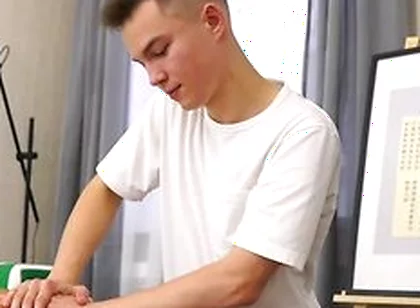 Horny Adam Holub Offers Kalvin Jaferson An Erotic Massage