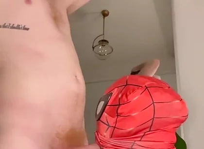 Hot Bottom Gives a Blowjob to a Thick Top