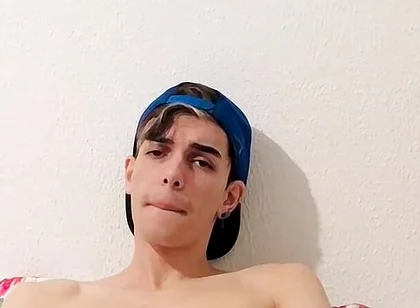 Freeballing Boy Squirts Big
