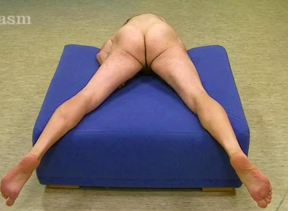 Nacked Hump Masturbation in a Basement