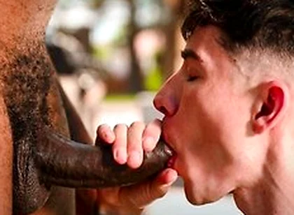 Hot Jock Pool Boy Gets Dickstracted & Sucks A Big Cock