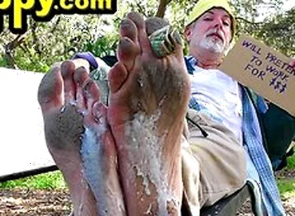 Richard Lennox Lets You Experience Foot Fetish In The Park