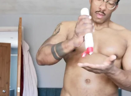 Moisturising My Body. Amadeus Mode