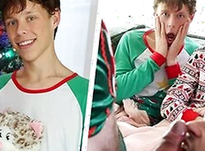 Danny Shine, Tristan Jaxx And Dakota Lovell - Dakota And Danny Stay On The Couch On Christmas Eve Expecting To See Santa &their Gifts Tonight