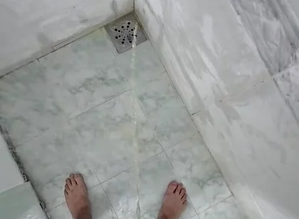 Slow Motion Pee