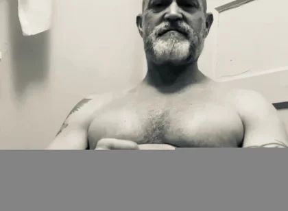 Hot B&w Bathroom Bate.