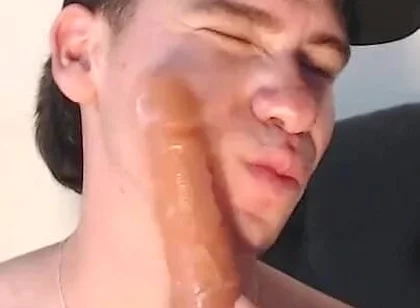 Fucking Me with a 20 Cm Dildo and Then I Put It in My Mouth