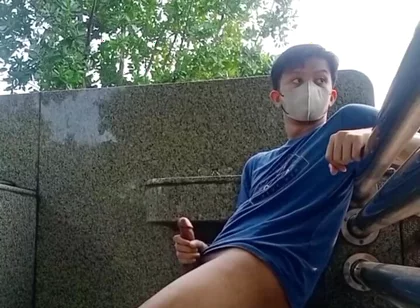 Aisa Young Twink Outdoor Jerk off and Cum