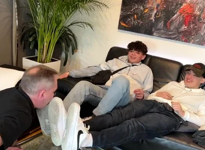 Teen sneaker masters boys