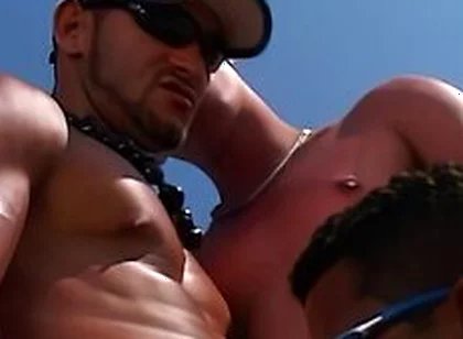 Featuring Vitor- Assmania With Douglas Torres