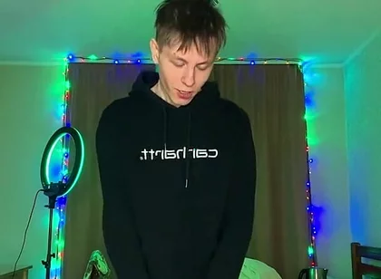 Look at How Much Cum This Hungry Twink Can Spray