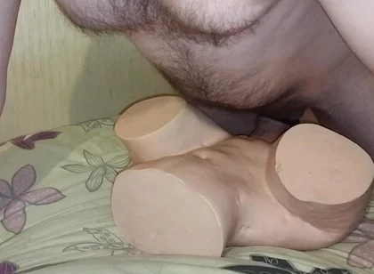 Short Sextoy Fuck and Cumshot