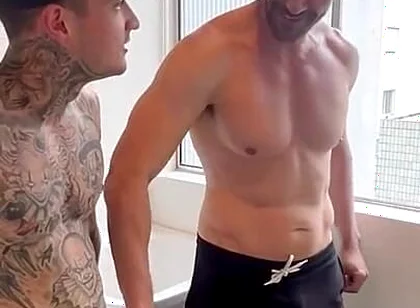 Having Hot Sex with an Old Friend Parte 1