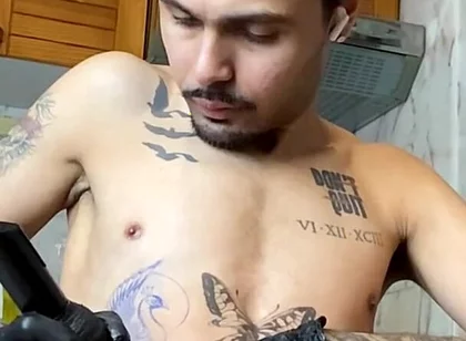 I Went to Get a Tattoo, Got a Hard Cock and Jerked off Until I Came