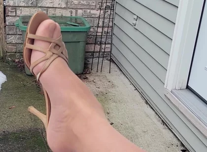 Wearing Nylons and Heels Outside Jacking off