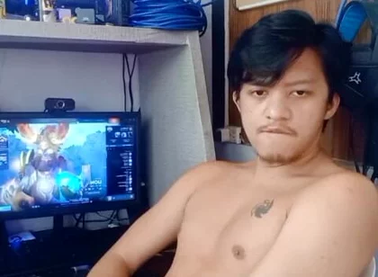 Hot Pinoy Boy Taste Himself
