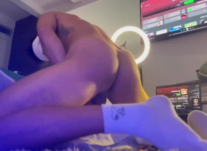 Straigth Blindfolds Himself to Imagine He's Fucking a Real Ass