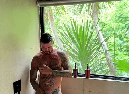 I’d Love to Jerk off in the Shower