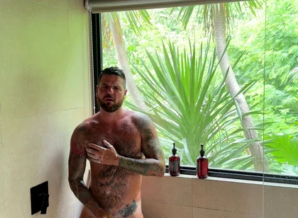 I’d Love to Jerk off in the Shower