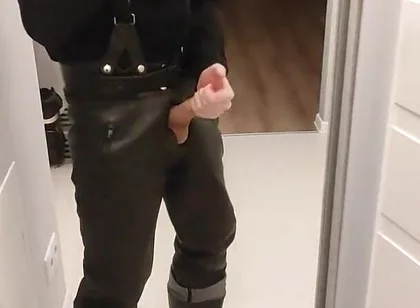 Gay Army Men Fuck. I'm in Rubber Boots and Leather Pants