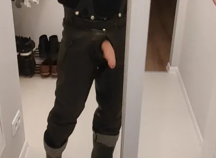 Gay Army Men Fuck. I'm in Rubber Boots and Leather Pants