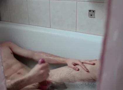 My Biggest Shakeing Orgasm in the Bathtube!