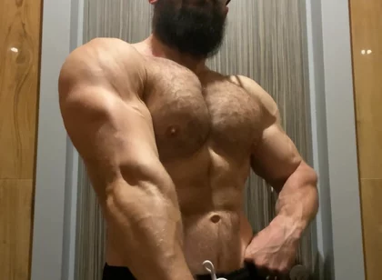Sit and Watch at My Pumped Body