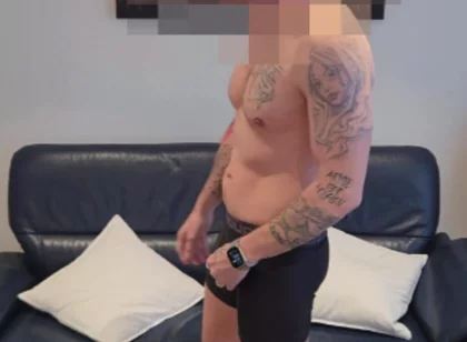 Bisexual Athletic Daddy Get's His Big Cock Sucked and Cums in My Mouth After Beeing Convinced to a Casting