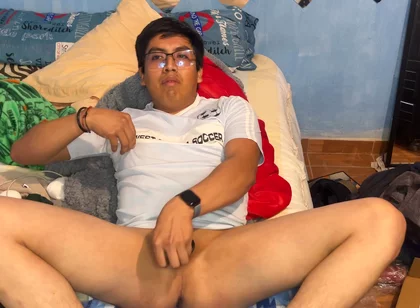 Jugando Con Un Dildo, En Castidad
