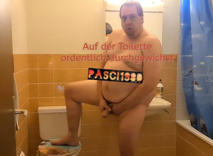 Properly Jerked off on the Toilet
