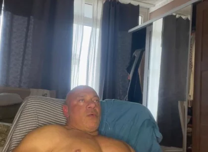 Mr Guru Wank Solo at Home. Bodybuilder Handjob