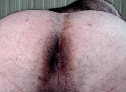 Bullmusclejoe Shows off His Arab Dark Brown Ass Crack