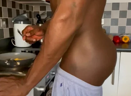 Very Daring Move Considering That I Was Frying! How’s Your Sunday? Cooking Here to Eat and Relax. Happy Sunday My Lovers