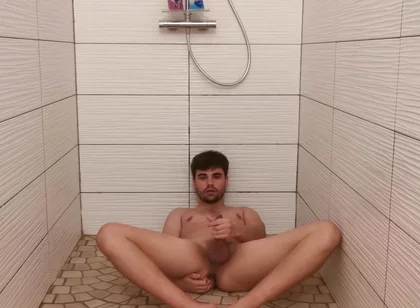 Masturbating Before the Shower - Beepied