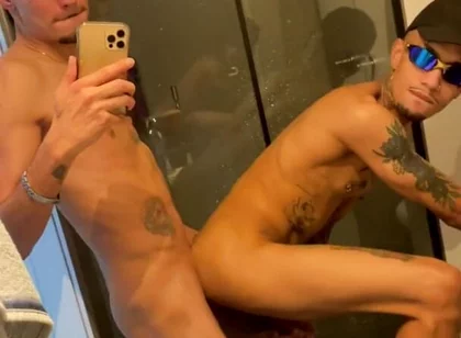 I Took My Friend to the Baheiro and We Fucked Hot