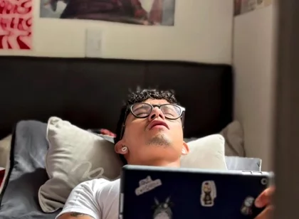 Colombian Masturbating! While Watching Porn on His Tablet