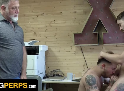 Keith Foxxx, Jaxon Valor And Rick Kelson - Hunky Police Officer Bangs Naughty Shoplifter And His Stepfather