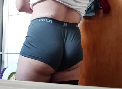 I Love to Show My Big Ass in the Bathroom