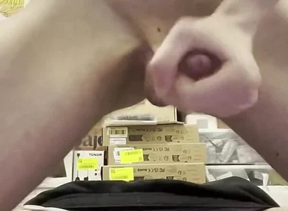 Amateur Twink Cumming Hard and Fucking Himself with a Huge 21cm Dildo