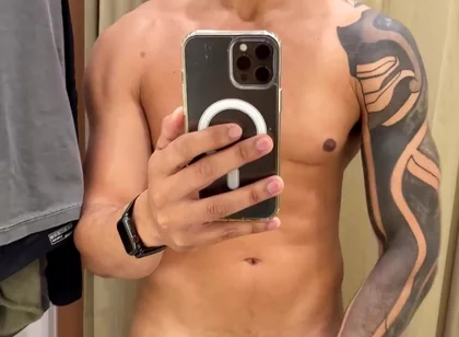 Jerking off in Fitting Room