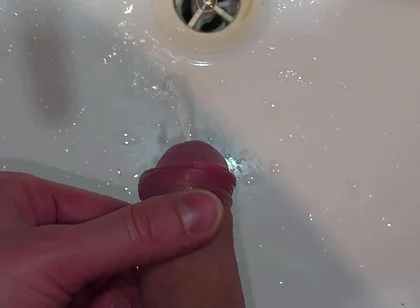 Pissing to the Bathroom Sink - POV
