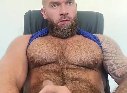Big Muscle Bear Jerking and Cums